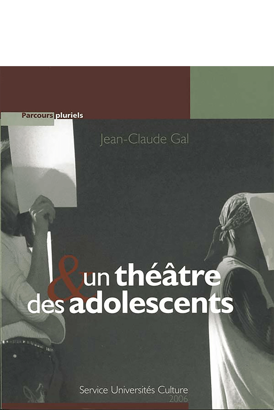 Un théâtre et des adolescents